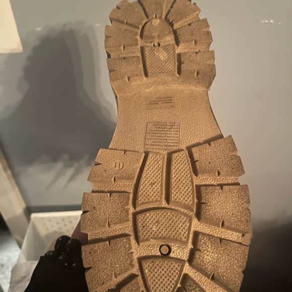 Cape Robbin Monalisa Combat Boots for Women with Side Zipper and Pouch - Picture 5 of 7